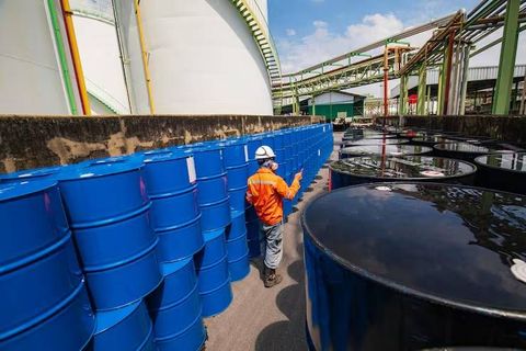 Oilfield Chemicals Insights: Understanding Chemical Applications in Oil and Gas