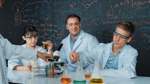 Chemistry Tutor Guide for Building Strong Foundations in Chemistry Concepts and Problem Solving