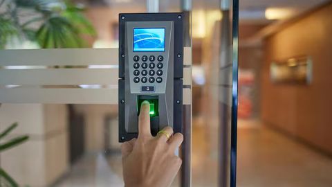 Biometric Attendance Systems Basics: How Fingerprint and Facial Recognition Work