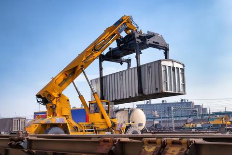 Industrial Container Rotators Overview: Learn How Container Rotation Systems Work