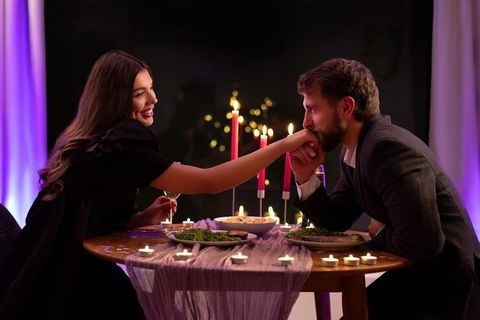 Candlelight Dinner Goa Explained: Locations, Ambiance, Menus, and Dining Styles