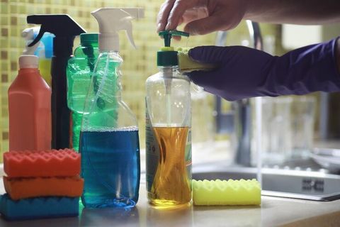Industrial Cleaning Chemicals Insights: Understanding Formulations and Cleaning Performance